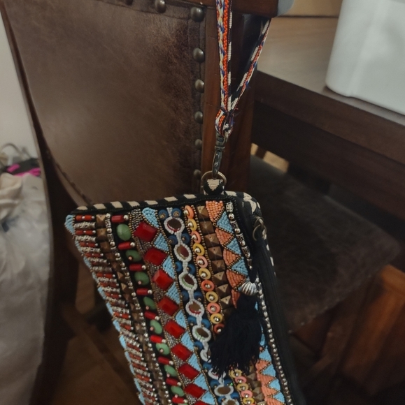 NWOT Large Jeweled Wristlet - Picture 6 of 9